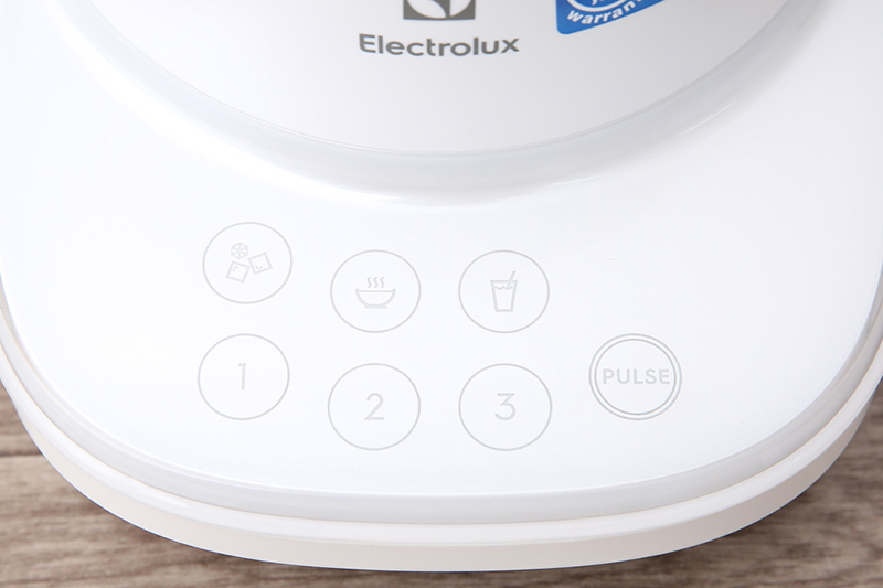 Dễ dùng, tiện lợi - Máy xay sinh tố Electrolux E7TB1-50CW